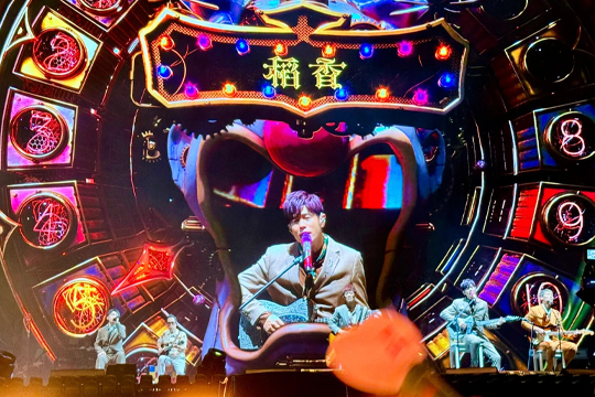 殺瘋了！周杰倫深圳演唱會(huì)嗨翻天際！悟空體育大屏、熒光棒與無(wú)人機(jī)齊齊上陣！